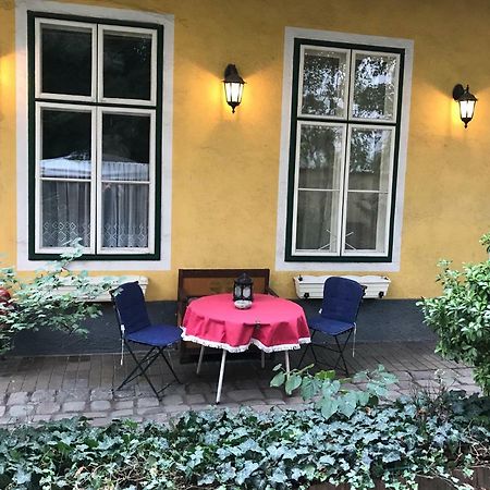 70M² Grosses Apartment Mit Gartenzugang Bécs Kültér fotó